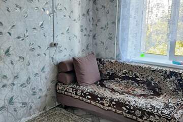 Комната, (всего 4 ком.), 18 м², 3/9 эт.