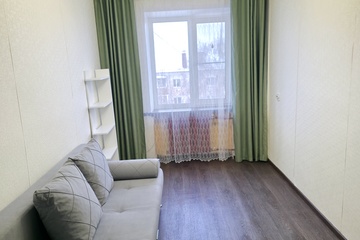 Комната, (всего 4 ком.), 15 м², 5/5 эт.