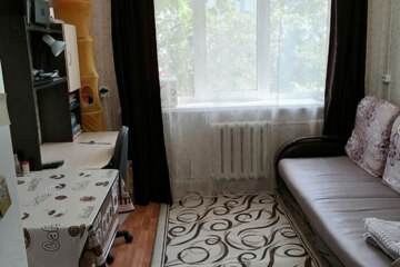 Комната, (всего 2 ком.), 18 м², 3/5 эт.