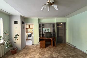 2-к квартира, 45 м², 1/4 эт.