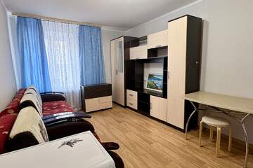 Комната, (всего 4 ком.), 50 м², 2/9 эт.