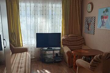 Комната, (всего 4 ком.), 18 м², 2/5 эт.