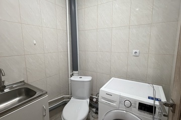 Комната, (всего 2 ком.), 15 м², 6/9 эт.