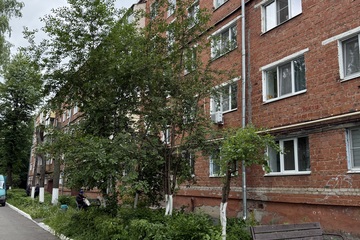 2-к квартира, 42 м², 1/5 эт.