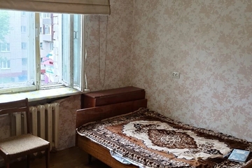 Комната, (всего 4 ком.), 12 м², 3/9 эт.