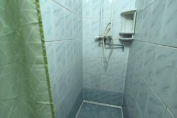 Комната, (всего 4 ком.), 18 м², 3/5 эт.