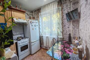 2-к квартира, 42 м², 1/5 эт.