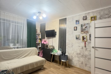 Комната, (всего 2 ком.), 13,1 м², 5/9 эт.