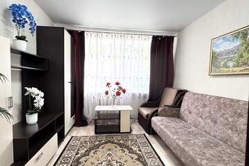 Комната, (всего 4 ком.), 18,2 м², 1/5 эт.