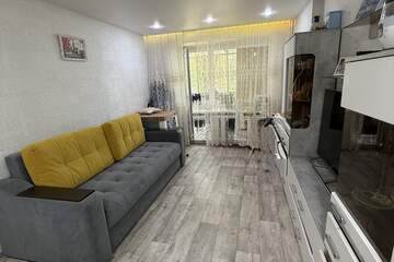 2-к квартира, 42 м², 1/9 эт.