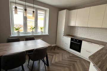 2-к квартира, 60 м², 15/18 эт.