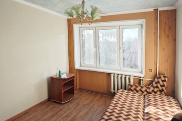 Комната, (всего 10 ком.), 17 м², 4/5 эт.