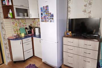 Комната, (всего 4 ком.), 16 м², 3/5 эт.