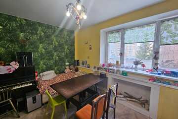 2-к квартира, 85 м², 2/9 эт.