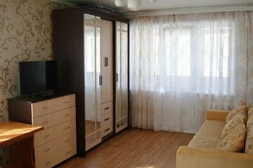 Комната, (всего 2 ком.), 15 м², 5/9 эт.